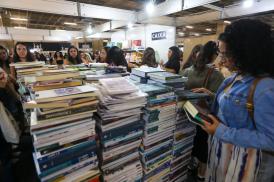 Primeiro dia da Bienal Mineira do Livro levou multidão de leitores ao Centerminas Expo, em Belo Horizonte
