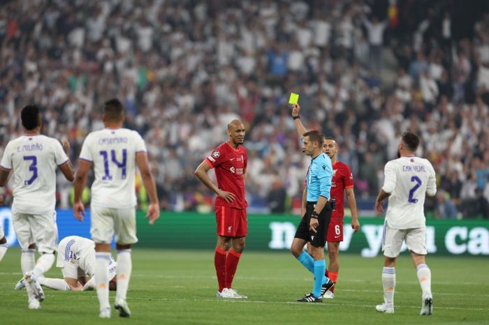 Fabinho em ação pelo Liverpool na Champions League