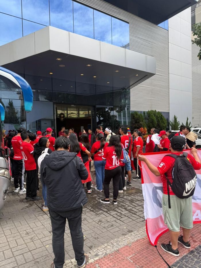 Torcedores do Cienciano em Belo Horizonte Torcedores do Cienciano em Belo Horizonte