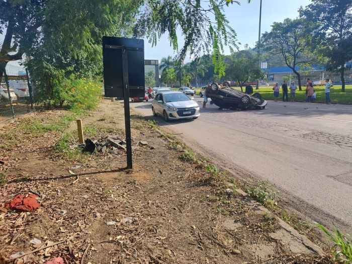 Capotamento 381 Ipatinga