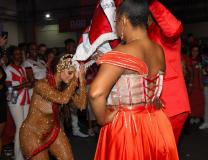 Lexa assume o reinado de Madrinha de Bateria da Escola de Samba Dragões da Real em São Paulo