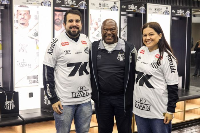 Craque Edu presentou casal com mantos do Santos