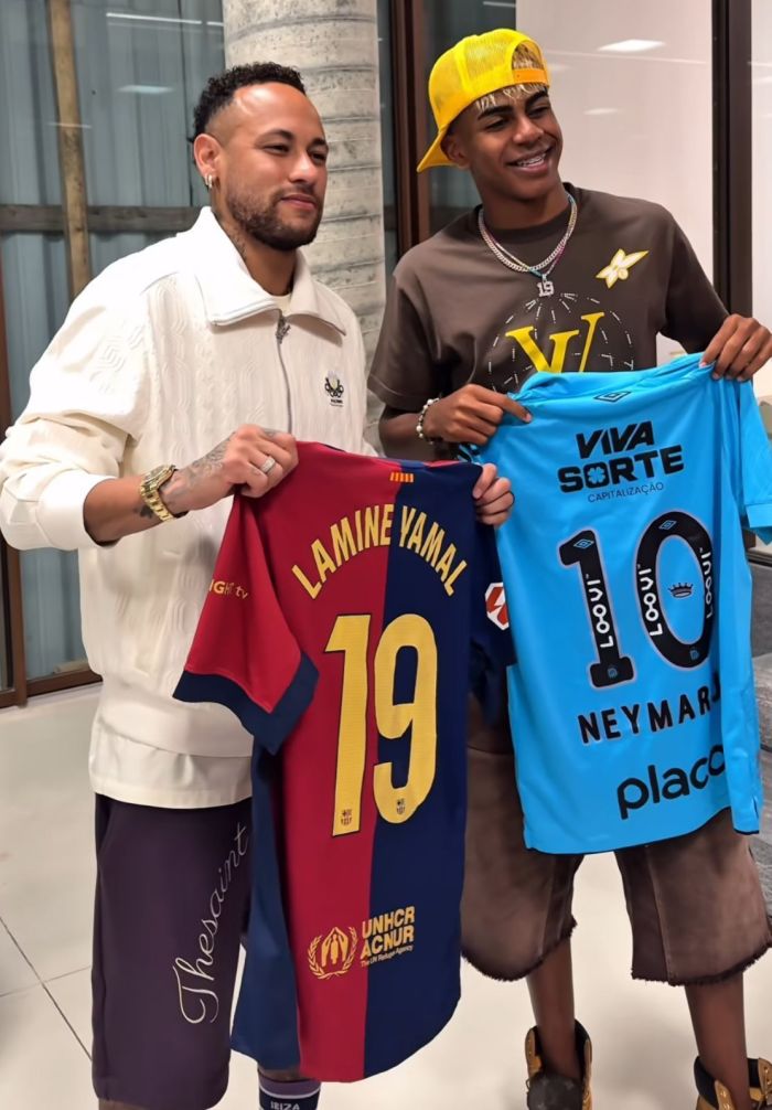 Neymar e Yamal durante encontro em Mangaratiba-RJ, nesta quinta-feira (19)