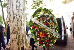 Famosos e fãs comparecem a enterro de Francisco Cuoco