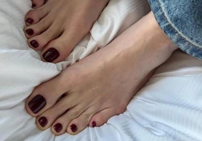 Preto e marrom escuro 