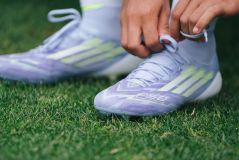 F50 SPARKFUSION, chuteira criada exclusivamente para o futebol feminino