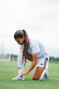 F50 SPARKFUSION, chuteira criada exclusivamente para o futebol feminino