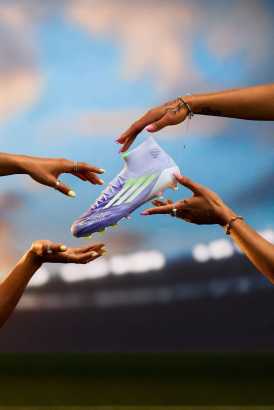 F50 SPARKFUSION, chuteira criada exclusivamente para o futebol feminino