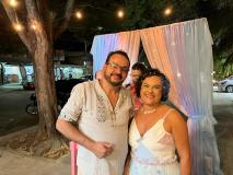 Casal se casa no bar onde se conheceu em BH