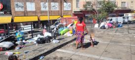 Grupo de 32 indígenas venezuelanos desembarga na rodoviária de BH