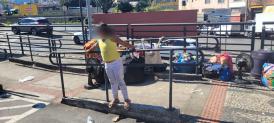 Grupo de 32 indígenas venezuelanos desembarga na rodoviária de BH