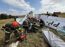 Uma aeronave de pequeno porte caiu em São José do Rio Preto, no interior de São Paulo, na manhã desta terça-feira (1°)