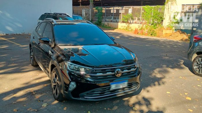 Carro utilizado pelos suspeitos foi apreendido