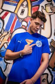 Nova camisa do Bahia com temática do Superman