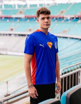 Nova camisa do Bahia com temática do Superman