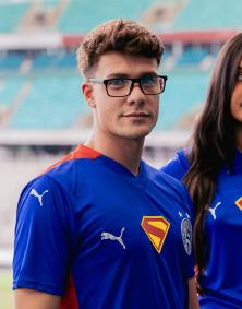 Nova camisa do Bahia com temática do Superman