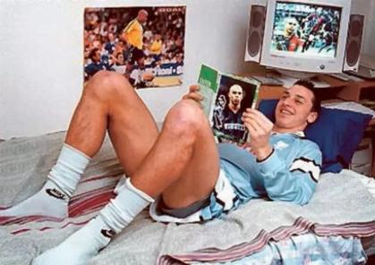Zlatan Ibrahimović reedita foto icônica como capa de novo EA FC 26; veja
