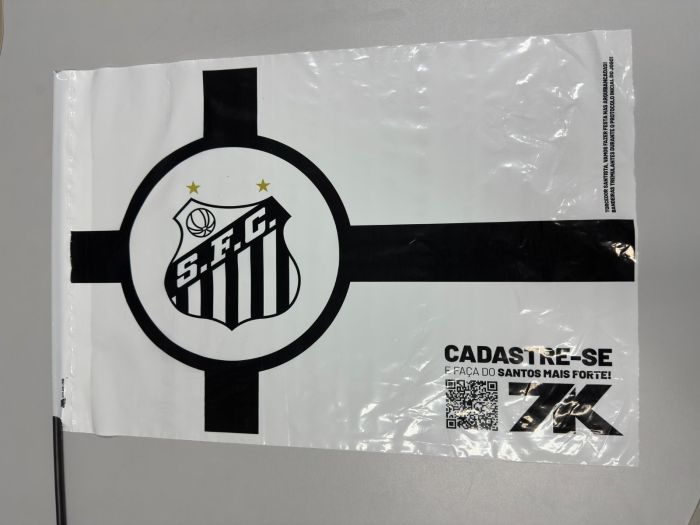 Bandeirinha do Santos produzida para o jogo contra o Flamengo