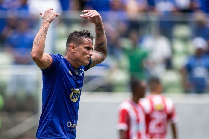 Edu durante jogo pelo Cruzeiro em 2022