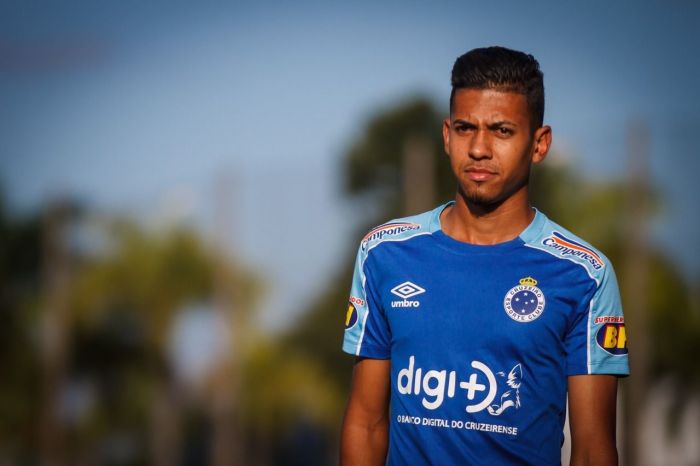 Weverton durante treino pelo Cruzeiro em 2019
