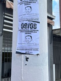 Torcedores do Corinthians protestaram contra Augusto Melo nos arredores do Parque São Jorge