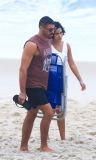 Bella Campos e Cauã Reymond em gravações de Vale Tudo