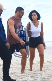 Bella Campos e Cauã Reymond em gravações de Vale Tudo