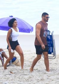 Bella Campos e Cauã Reymond em gravações de Vale Tudo