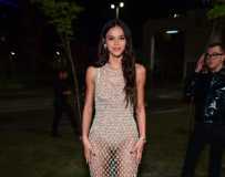 Bruna Marquezine usa body nude e vestido de pedrarias