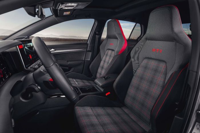 VW Golf GTI 2026 chega ao mercado em setembro