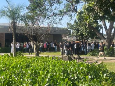 Sob forte comoção, estudante que morreu após acidente de carro em BH é velada