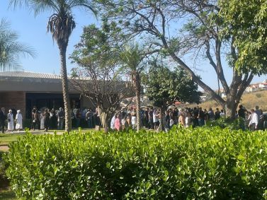 Sob forte comoção, estudante que morreu após acidente de carro em BH é velada