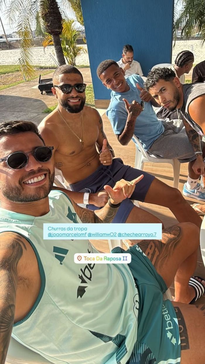Jogadores do Cruzeiro participam de almoço na Toca da Raposa II
