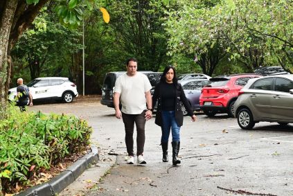 Liza Gomes no velorio de JP Mantovani