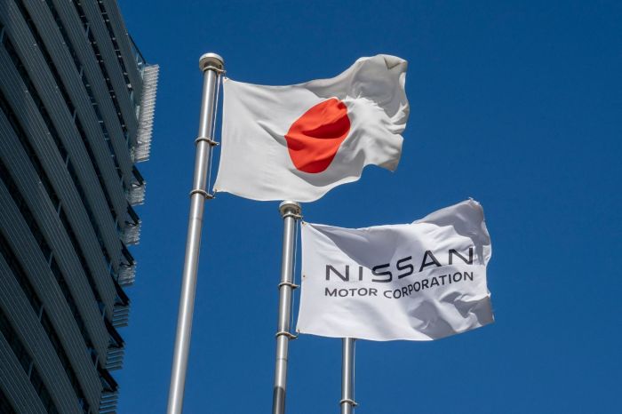 Em crise financeira, Nissan coloca time profissional de futebol à venda no Japão Em crise financeira, Nissan coloca time profissional de futebol à venda no Japão