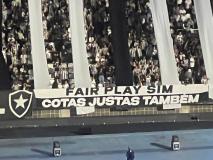 Provocação da torcida do Botafogo a do Flamengo