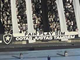 Provocação da torcida do Botafogo a do Flamengo