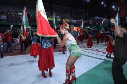 Virgínia e famosos no ensaio de quadra da Grande Rio