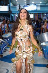 Sabrina Sato em ensaio de Carnaval da Vila Isabel