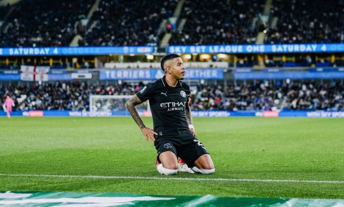 Savinho comemorando gol pelo Manchester City Savinho comemorando gol pelo Manchester City