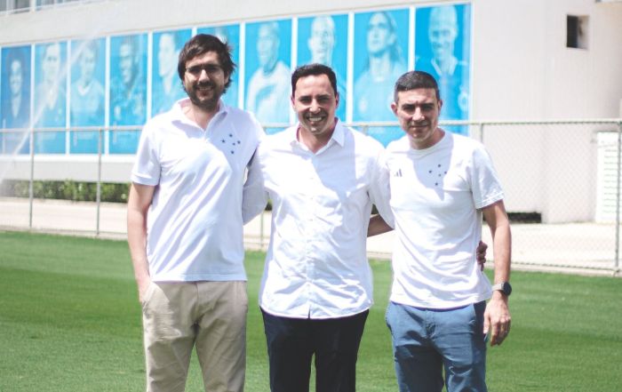 Joaquim Pinto (esq), Pedro Júnio (centro) e Rodrigo Ramos (dir) reunidos da Toca da Raposa II