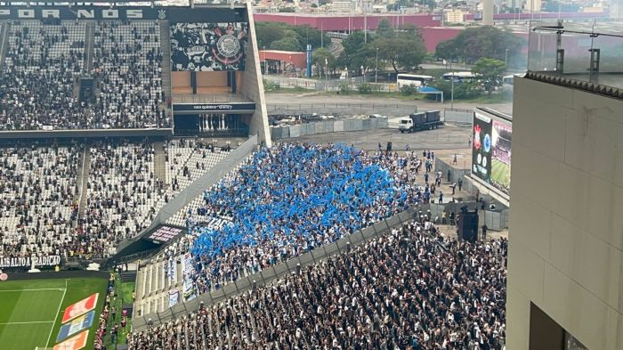 Torcida do Cruzeiro no setor visitante da Neo Química Arena