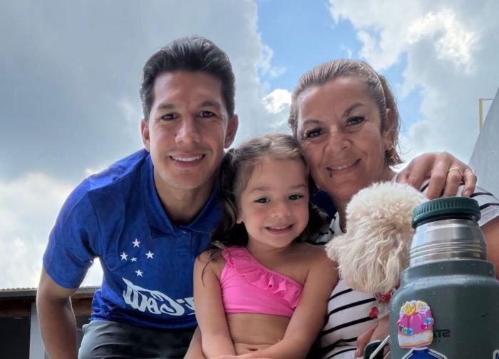 Lucas Romero com a camisa do Cruzeiro entre 1992 e 1995 de férias na Argentina 