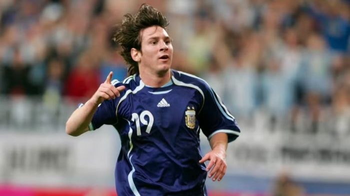 Messi comemora gol na Copa do Mundo de 2006