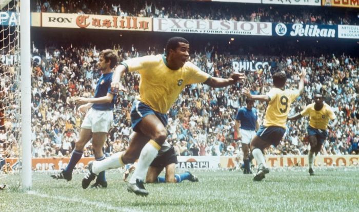 Jairzinho comemora gol na Copa do Mundo de 1970
