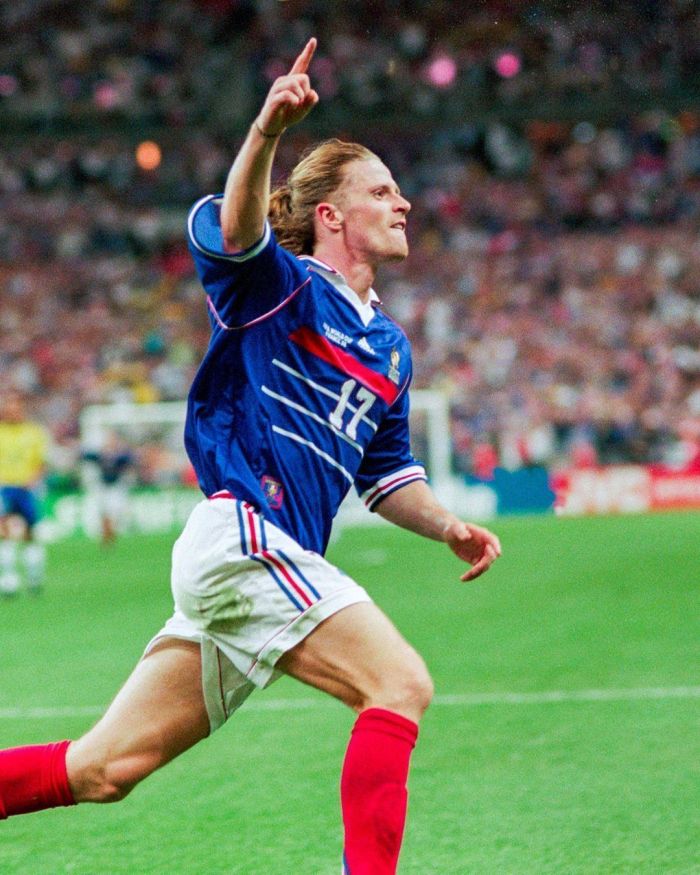 Emmanuel Petit comemora gol da França sobre o Brasil na final da Copa do Mundo de 1998