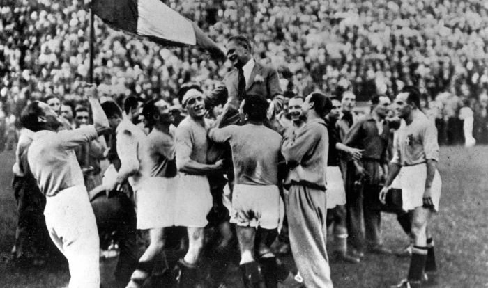 Seleção Italiana comemora título da Copa do Mundo de 1934 Seleção Italiana comemora título da Copa do Mundo de 1934