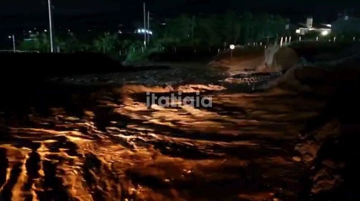 Momento do rompimento do dique da Vale em Congonhas