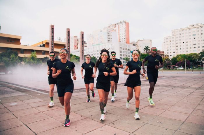 Largada da Maratona Oficial de Belo Horizonte ocorre tradicionalmente na Praça da Estação Largada da Maratona Oficial de Belo Horizonte ocorre tradicionalmente na Praça da Estação