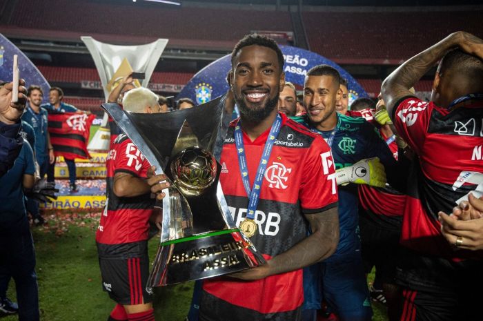 Gerson comemora o título da Série A do Campeonato Brasileiro pelo Flamengo em 2020 Gerson comemora o título da Série A do Campeonato Brasileiro pelo Flamengo em 2020